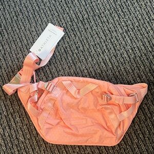 Athleta excursion waistbag